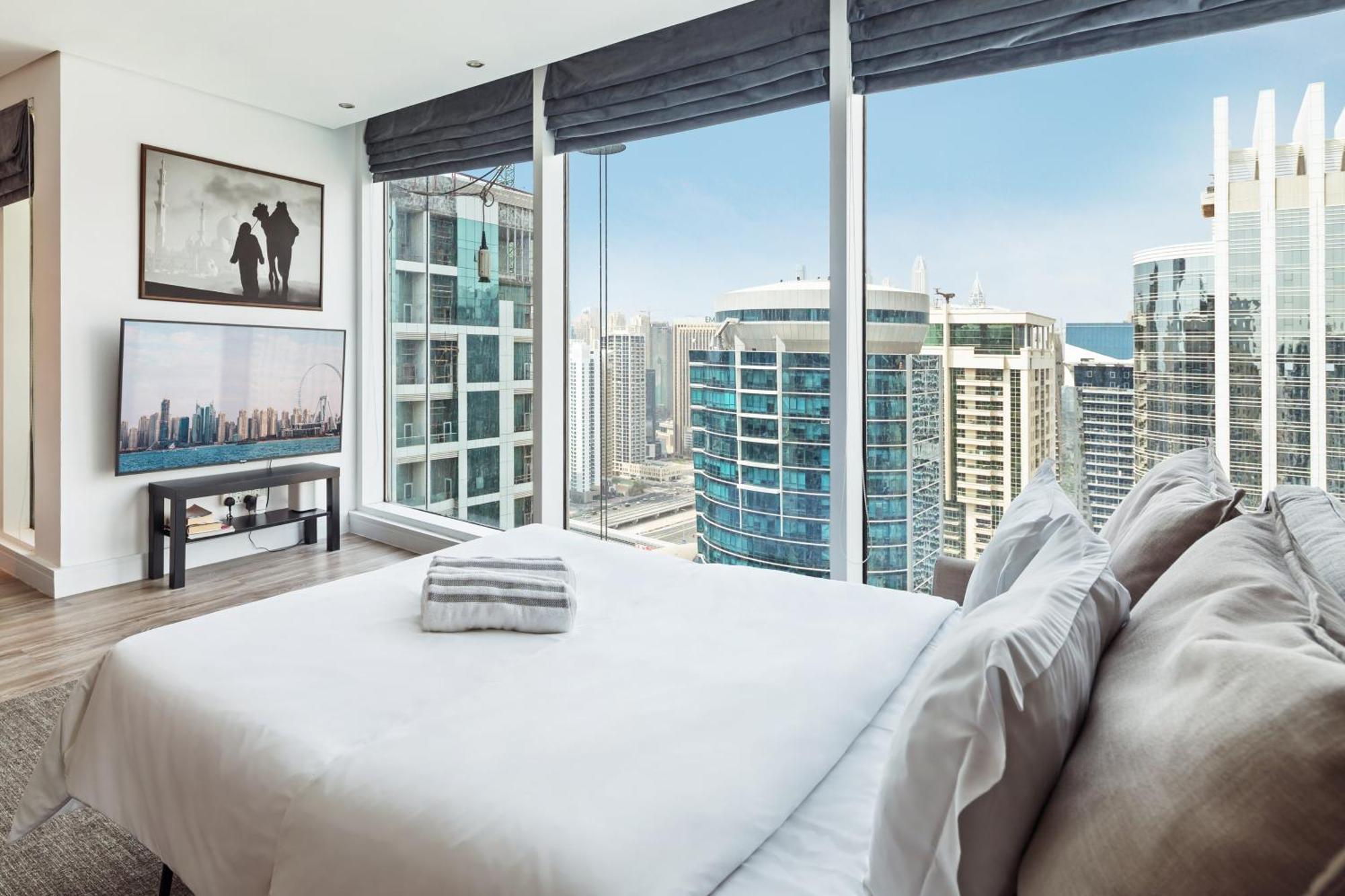 Modern & Spacious 2-Bed Condo With Panoramic Lake Views, Dual Balconies, Steps From Dubai Jlt Metro By "La Buena Vida Holiday Homes" Exterior foto